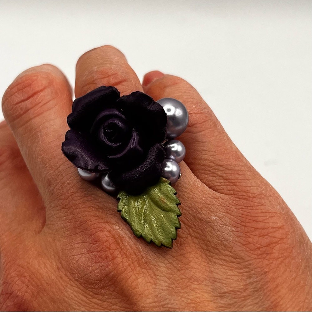 **NEW** LEATHER ROSE ADJUSTABLE RING - Picture 8 of 11